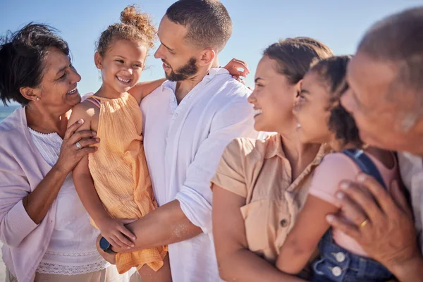 Strand Familie Kinderen Glimlachen Grootouders Met Liefde Voor Kinderen Vakantie — Stockfoto