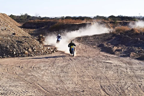 Rien Autre Une Piste Devant Eux Deux Motocross Accélèrent Sur — Photo