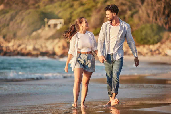 Kärlek Resor Och Nöjd Med Par Stranden Håller Hand Cancun — Stockfoto