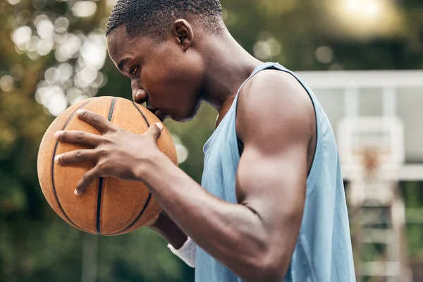 Spor Spor Spor Basketbol Antrenmanı Spor Spor Sporunda Öpüşen Bir — Stok fotoğraf