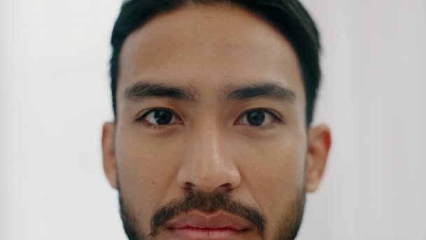 Hombre Ojos Ansiedad Retrato Con Rostro Pensante Por Miedo Duda — Vídeo de stock