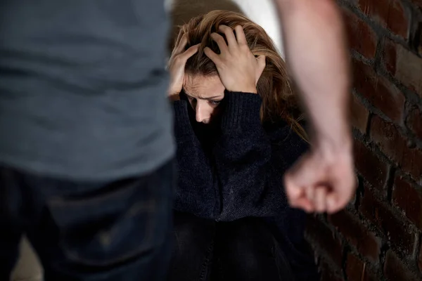 Nicht Schon Wieder Misshandelte Junge Frau Mit Den Händen Haar — Stockfoto