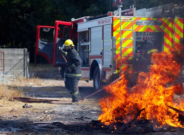 Vit Pour Pompier Préparant Éteindre Incendie — Photo