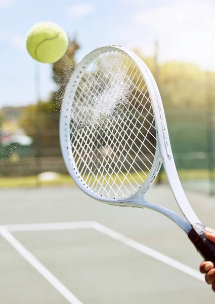 Mână Teren Tenis Minge Acțiune Praf Joc Agilitate Rachetă Competiția — Fotografie, imagine de stoc