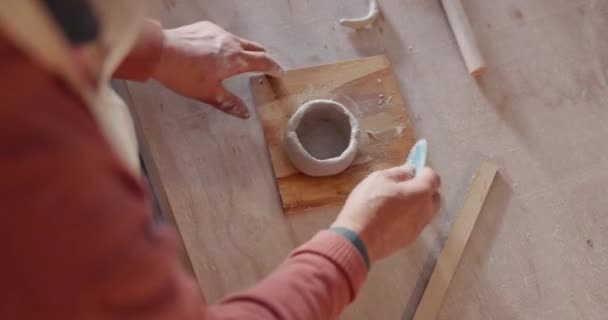 Kreativ Lera Och Keramik Med Människohänder Keramik Verkstad För Konst — Stockvideo