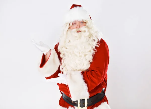 Mój Prezent Dla Ciebie Święty Mikołaj Wskazujący Pustą Przestrzeń Białym — Zdjęcie stockowe