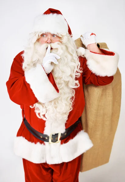 Śpij Dalej Mikołaj Przyciskając Palec Ust Geście Ciszy Odizolowany Biało — Zdjęcie stockowe
