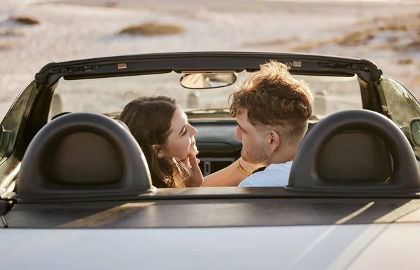 Auto Reise Und Paar Zusammen Auf Einem Roadtrip Stoppen Strand — Stockfoto