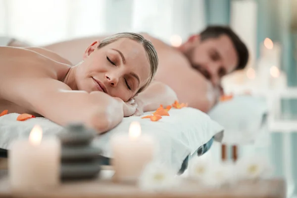 Spa Paar Und Massage Wellness Center Mit Frau Und Mann — Stockfoto
