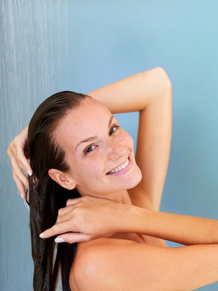 Feel New Person Good Shower Gorgeous Young Woman Enjoying Refreshing — Stock Photo, Image
