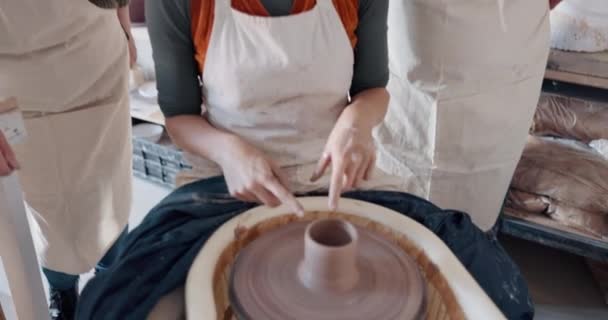 Konst Lärande Och Människor Keramik Klass Med Ung Krukmakare Workshop — Stockvideo