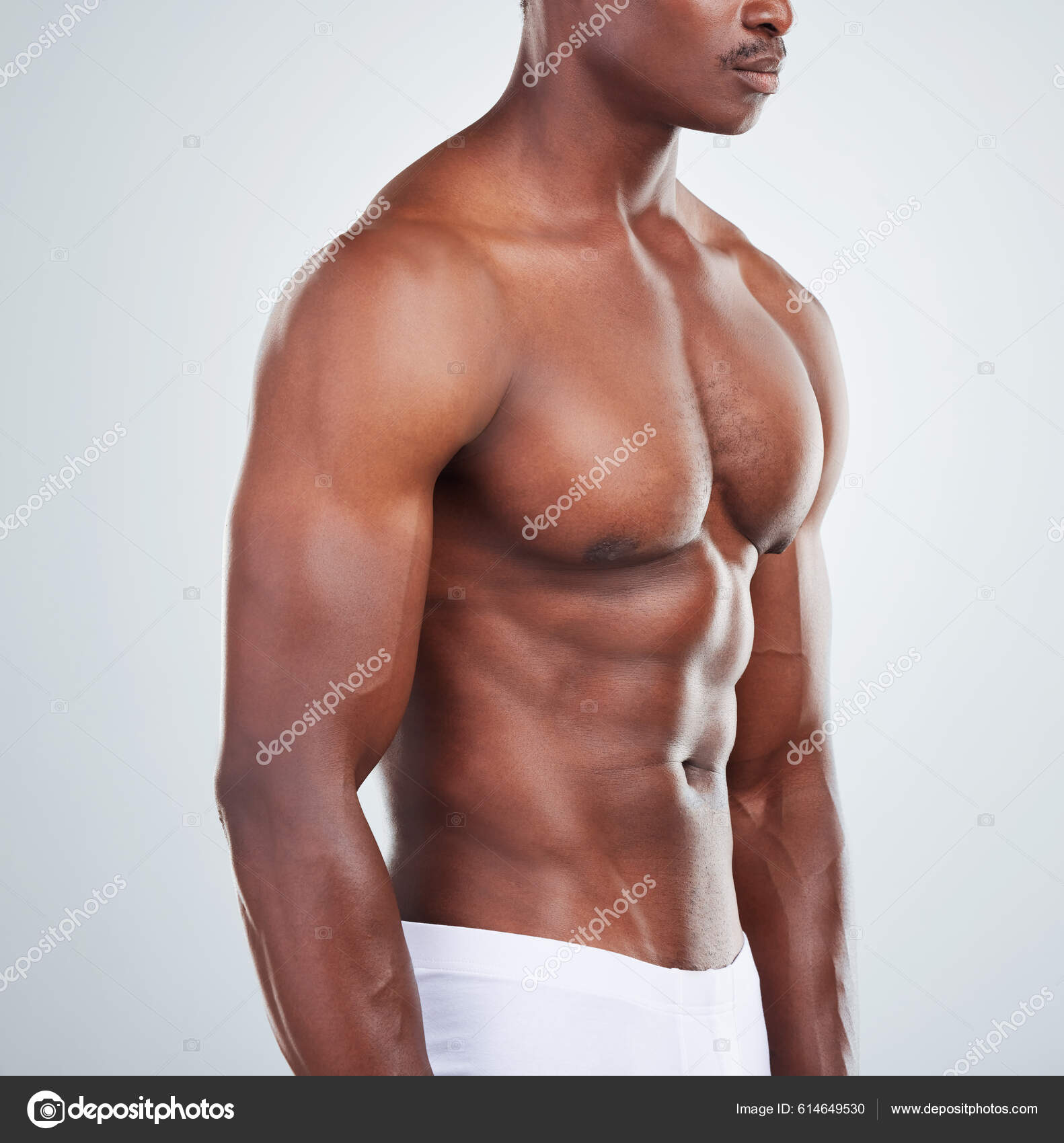 Closeup One African American Fitness Model Posing Topless Underwear Looking  fotos, imagens de © PeopleImages.com #614649530