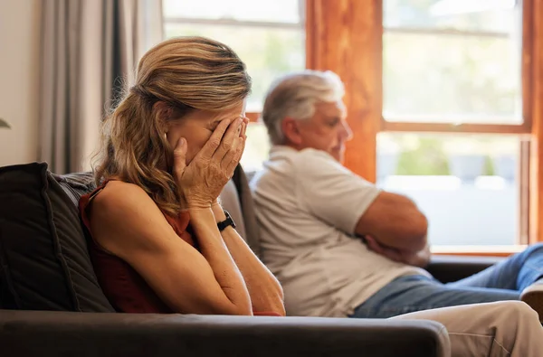 Pleurer Divorcer Battre Avec Une Femme Âgée Triste Dans Maison — Photo