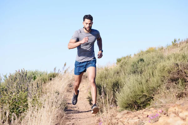 Fitness Berg Mens Hardlopen Natuur Voor Oefening Cardiogezondheid Lichaamsdoel Sterke — Stockfoto