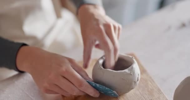 Zoom Manos Cerámica Arcilla Creativa Con Taller Moldes Cerámica Para — Vídeo de stock