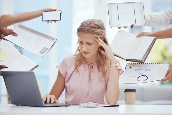 Üzletasszony Stressz Szorongás Kiégés Zsúfolt Hivatalban Rossz Időgazdálkodás Adóellenőrzés Vállalati — Stock Fotó