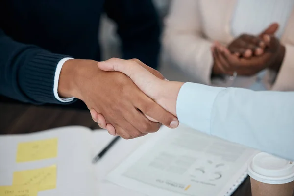 Parceria Negócio Contrato Com Handshake Pessoas Negócios Reunião Para B2B — Fotografia de Stock