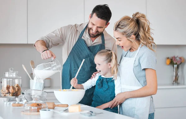 Father Pouring Jug Milk Batter Happy Father Baking His Daughter — Stock Photo, Image