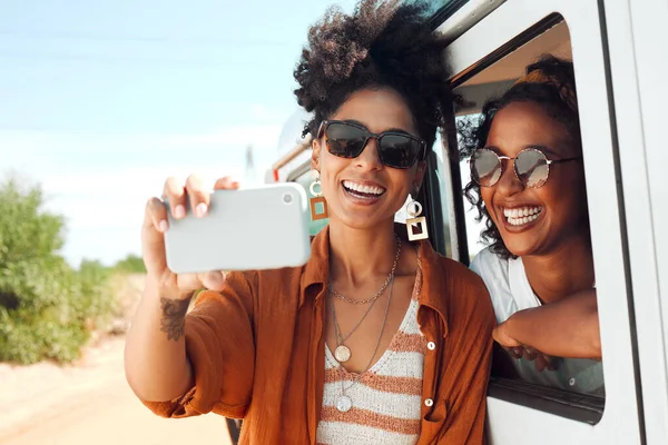 Selfie Sorriso Amigos Uma Viagem Carro Durante Safari Férias Quênia — Fotografia de Stock