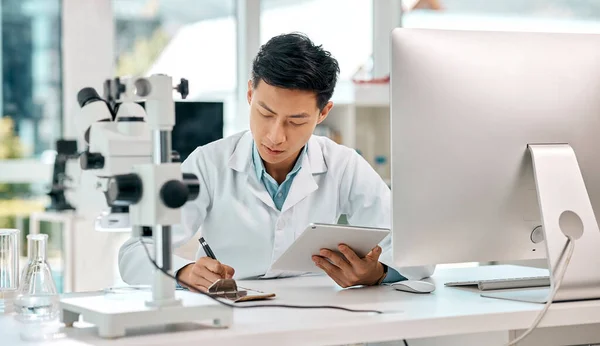 Heb Dit Snel Opgelost Een Jonge Wetenschapper Met Behulp Van — Stockfoto