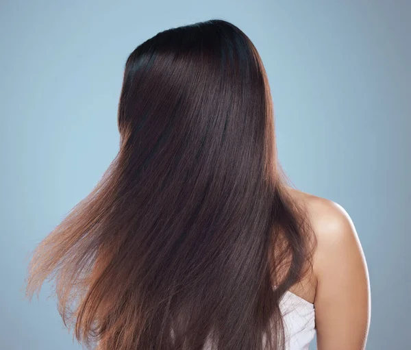 Bene Essere Gelosi Studio Shot Una Donna Irriconoscibile Con Capelli — Foto Stock