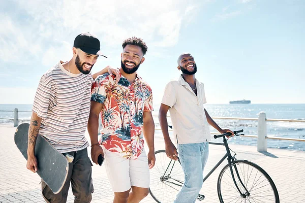 Eram Mais Como Irmãos Grupo Diversificado Homens Unindo Durante Dia — Fotografia de Stock