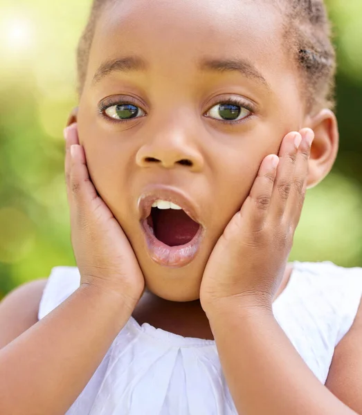 What Surprise Little Girl Looking Surprised Nature — Stock Photo, Image