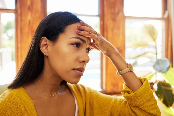 Donna Mal Testa Stress Ansia Casa Con Dolore Problemi Rimpianti — Foto Stock