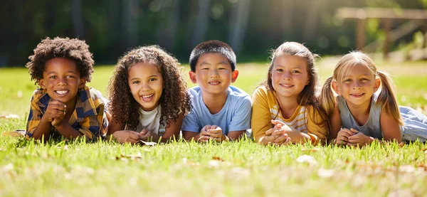 School Out Exploring Nature Group Kids Laying Grass — Stock Photo, Image