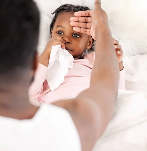 Surviving Flu Father Caring His Sick Daughter Home — Stock Photo, Image