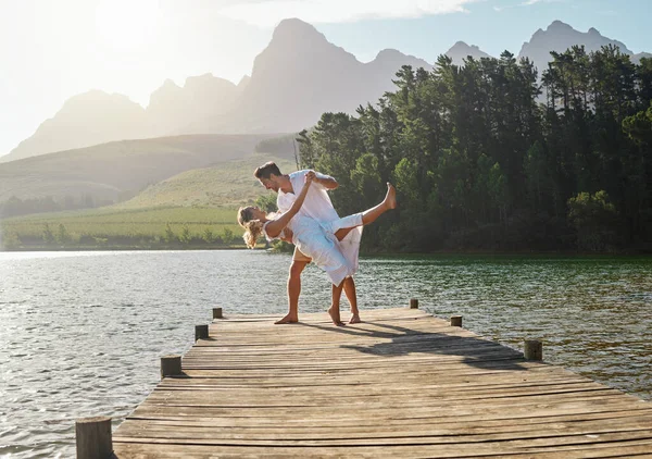 Posso Dançar Qualquer Lado Contigo Jovem Casal Dançando Enquanto Passa — Fotografia de Stock