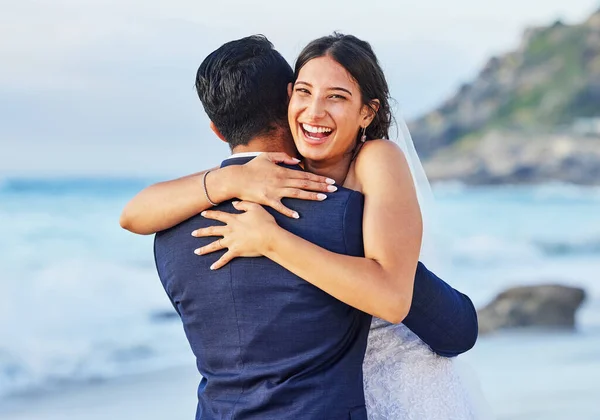 Ich Heiratete Den Mann Meiner Träume Ein Junges Paar Strand — Stockfoto