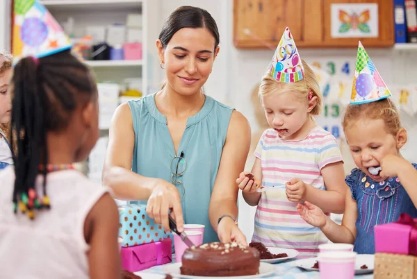 Celebrar Aniversário Estudante Sempre Divertido Crianças Pré Escolares Comemorando Aniversário — Fotografia de Stock