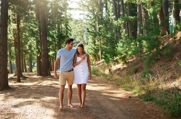 Non Riesco Immaginare Perderti Una Coppia Affettuosa Fuori Una Passeggiata — Foto Stock