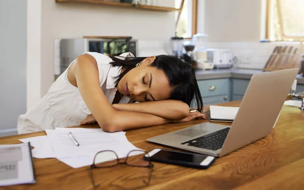 Mujer Negocios Dormida Agotada Cansada Agotada Después Las Horas Trabajo — Foto de Stock