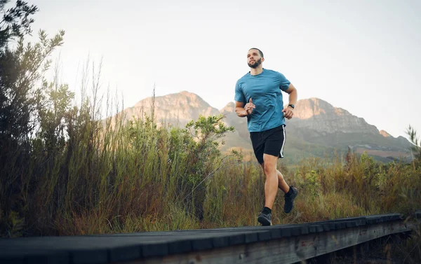 Runner Fitness Man Natuur Hardlopen Voor Outdoor Training Gezonde Energie — Stockfoto