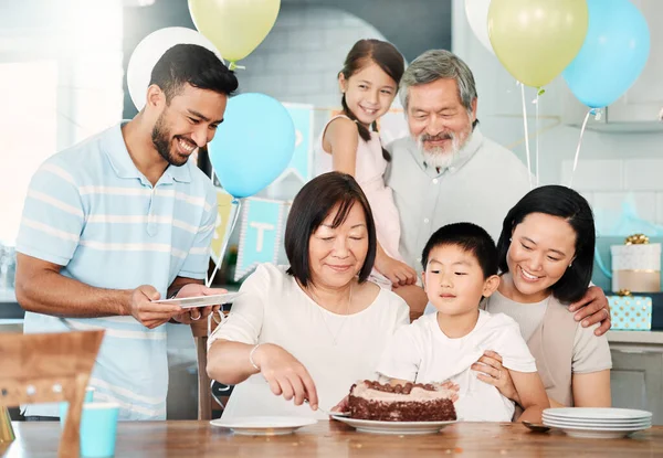 Eerste Honderd Jaar Zijn Het Moeilijkst Een Gelukkig Gezin Dat — Stockfoto