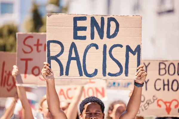 Protesto Cartaz Racismo Pessoas Ambulantes Pelos Direitos Humanos Vidas Negras — Fotografia de Stock