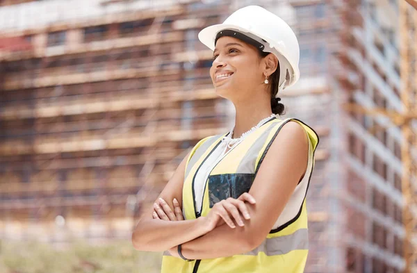 Bras Croisés Ingénieure Bâtiment Travailleuse Construction Réfléchie Avec Sourire Objectifs — Photo