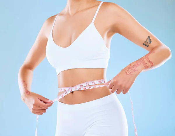 Tiny Healthy Way Unrecognizable Woman Standing Studio Using Measuring Tape — Stock Photo, Image