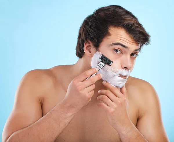 Best Shave Man Can Get Young Man Shaving His Face — Stock Photo, Image