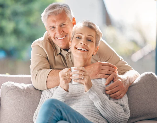 Sweetest Love Gift Portrait Happy Senior Couple Enjoying Relaxing Coffee — Stock Photo, Image