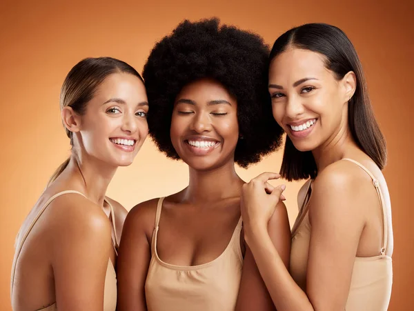 Diversidade Mulheres Cuidados Com Pele Para Beleza Sendo Feliz Maquiagem — Fotografia de Stock