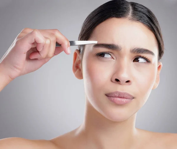 Moet Dat Doen Studio Shot Van Een Aantrekkelijke Jonge Vrouw — Stockfoto