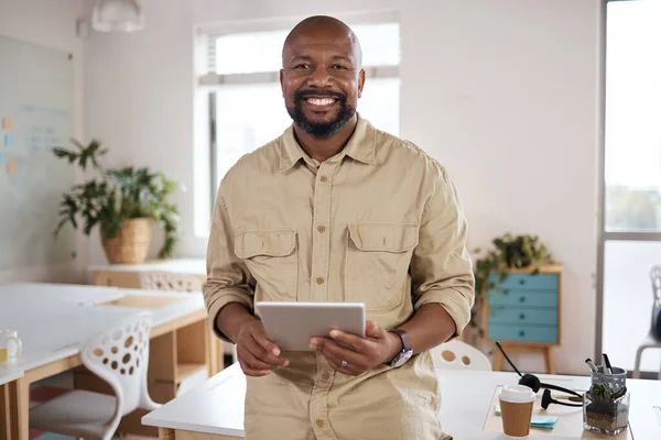 Voel Veilig Mijn Zakelijk Inzicht Een Volwassen Zakenman Met Behulp — Stockfoto