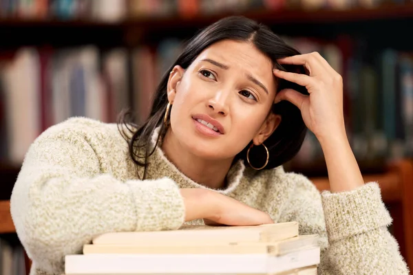 Jag Borde Börjat Tidigare Ung Kvinnlig Student Som Ser Olycklig — Stockfoto