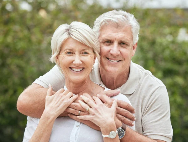 Cuando Amas Verdad Nunca Dejes Una Pareja Ancianos Pie Juntos —  Fotos de Stock