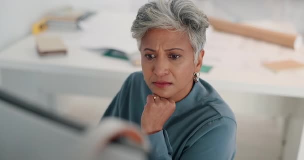 Počítač Myšlení Nebo Zmatené Indické Ženy Nebo Myšlenky Inovace Nemovitostí — Stock video