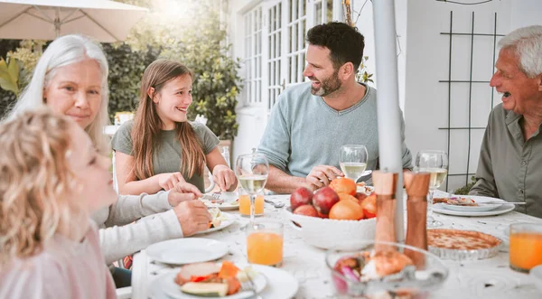 Our Most Basic Instinct Family Family Having Lunch — Stock Photo, Image