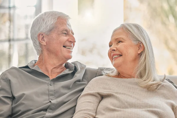Still Puts Smile Face Senior Couple Relaxing Home — Stock Photo, Image